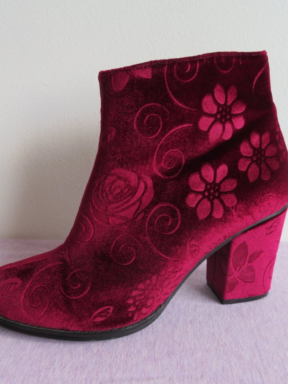 Anthropologie Billy Ella Floral Velvet Ankle Boots Embossed Red - Women's 9.5 - Picture 9 of 15